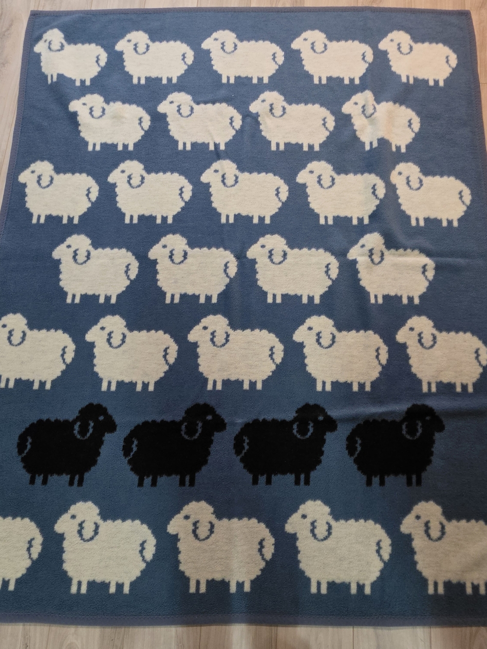Vintage 80's Crown Crafts Tekstililana Kocevje Sheep Throw Blanket
